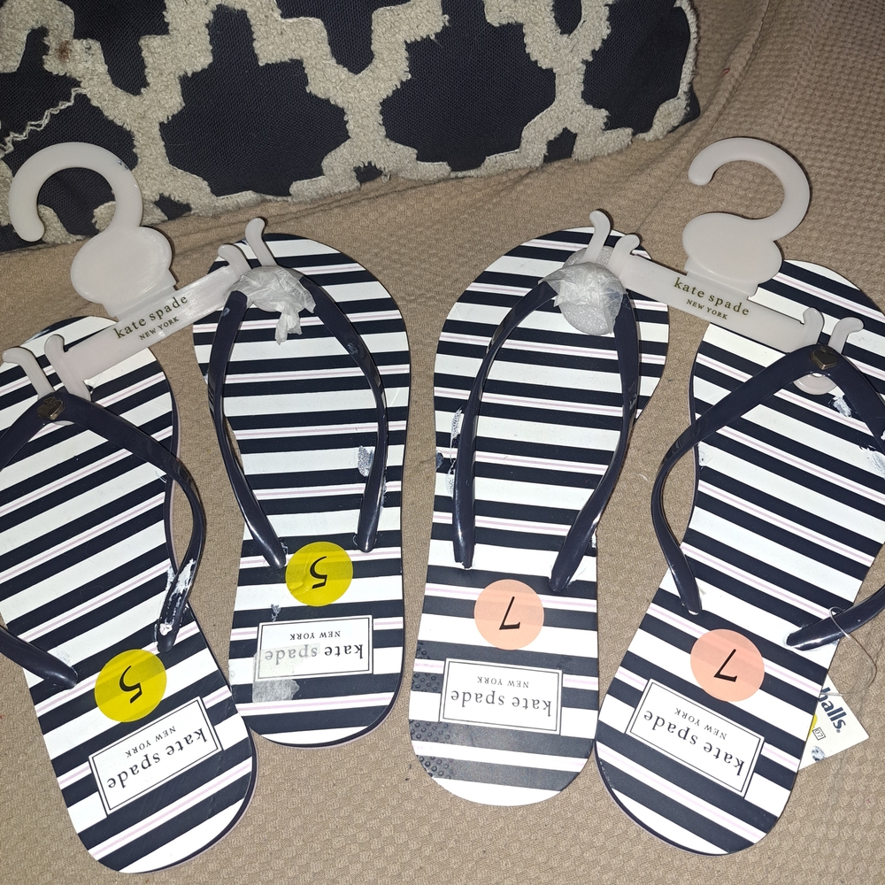 Kate Spade Striped Flip Flops 5 7 DAMAGED Read Des